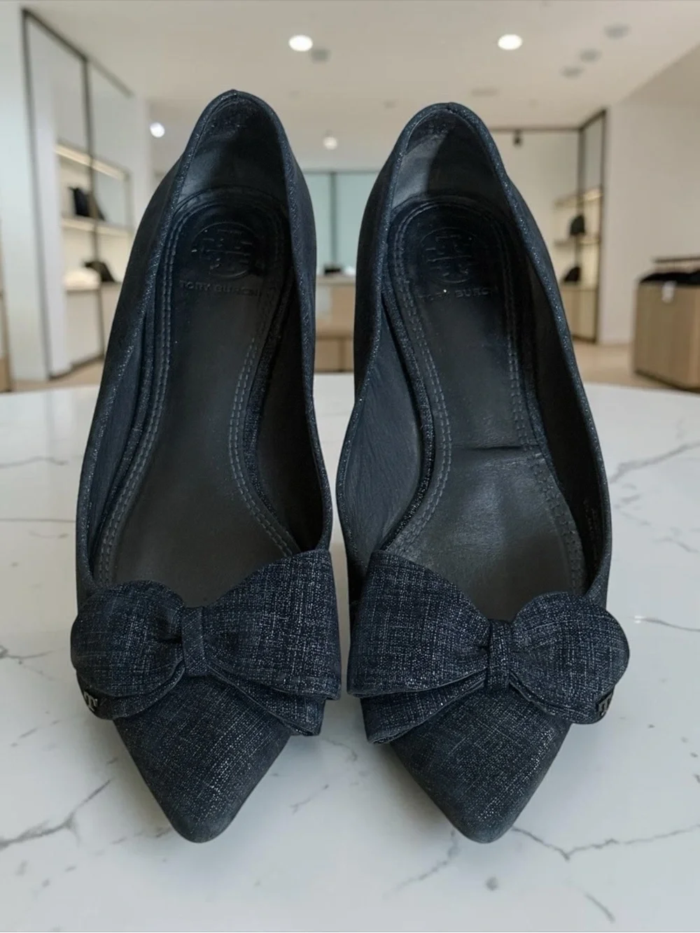 Tory Burch Navy Blue Pointed Toe Bow Flats! Size 7!